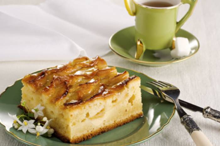 Bizcocho de yogur con manzanas Bizcocho de yogur con manzanas