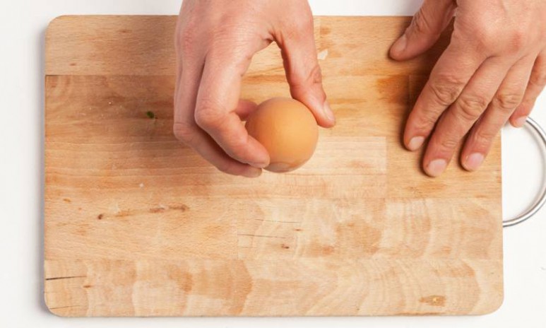Pelar los huevos cocidos más fácilmente