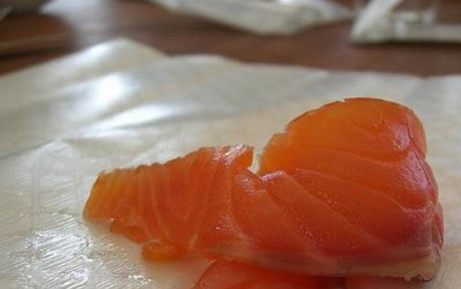 canapés de espárrago con salmón y queso philadelpia