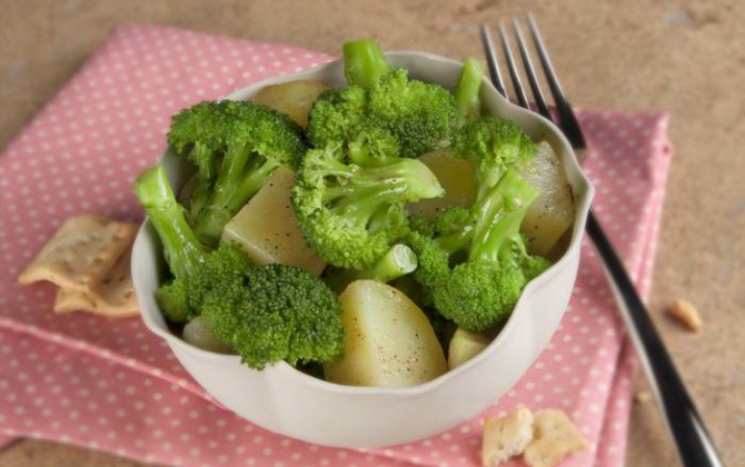 Receta de brócoli con patata cocida