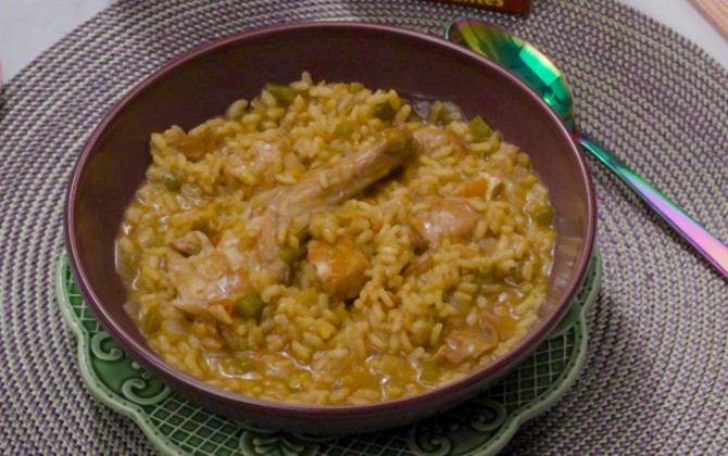 Bodegón de arroz caldoso con arroz y conejo sin producto