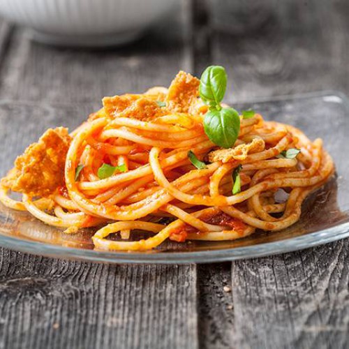 Espaguetis con tomate
