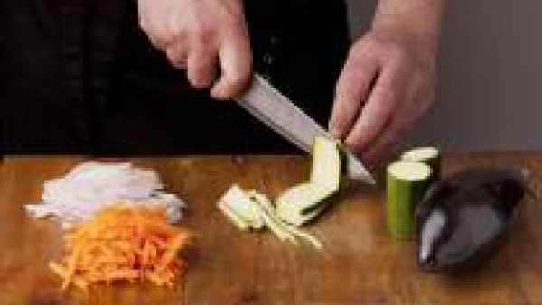 Cómo preparar Lasaña fácil con espinacas, verduras y salsa pesto- Paso 1