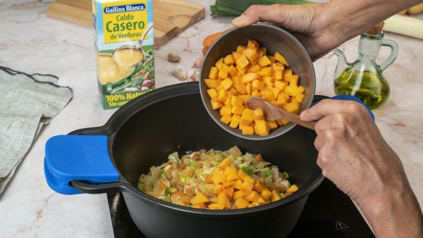 Primer paso sopa de verduras con tomillo