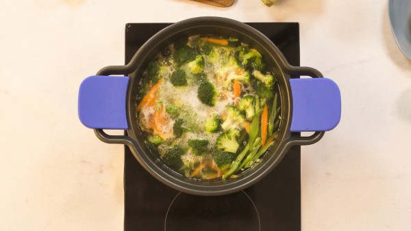 Paso 1 wok de verduras y cigalas