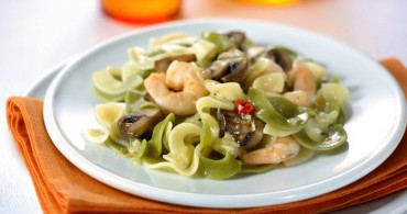 Receta de pasta con champiñones y gambas