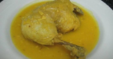 pollo guisado en amarillo
