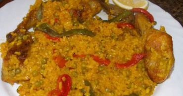 paella de conejo y pollo
