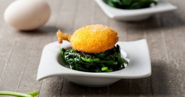 Acelgas con yemas rebozadas