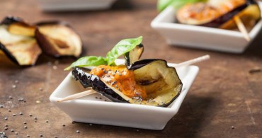 Rollitos de berenjena fritos