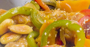 Pollo en salsa de almendras