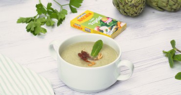 Bodegon con producto crema de alcachofas con jamon 