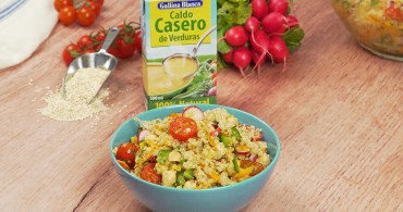 Ensalada-de-quinoa-y-garbanzos-con-producto