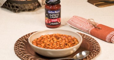 Emplatado con producto garbanzos con tomate