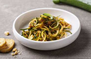 Espaguetis con vegetales y setas