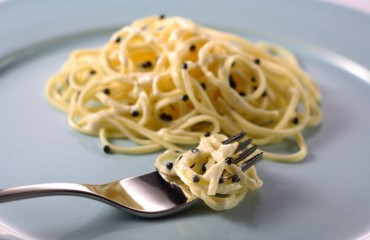 espaguetis con caviar