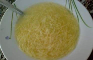 rica sopita de fideos Gallina Blanca