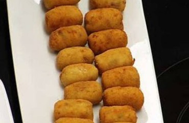 croquetas de garbanzos de tarro con  jamón y huevo