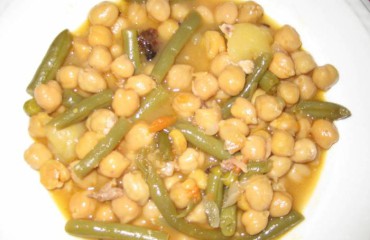potaje de garbanzos a la jardinera