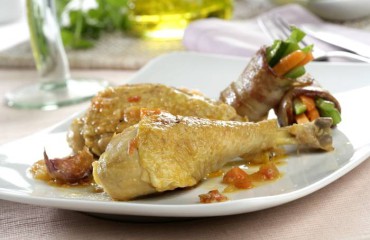 Gallo de corral estofado