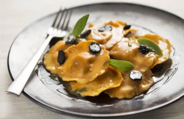 Raviolis de calabaza con salsa de mantequilla y trufa