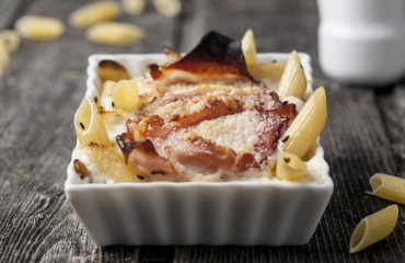 Macarrones gratinados con bacon
