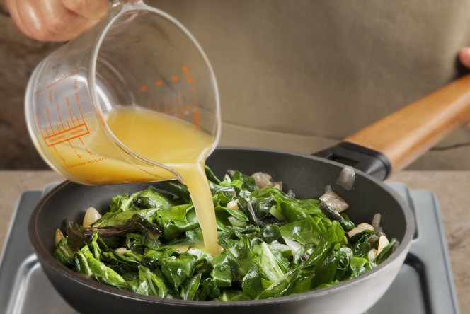 Paso 3: sofreír los ingredientes