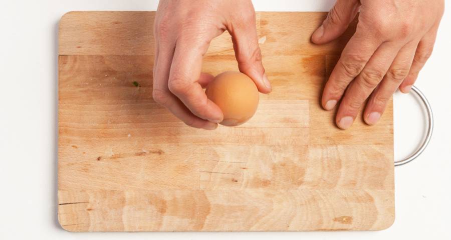 Pelar los huevos cocidos más fácilmente